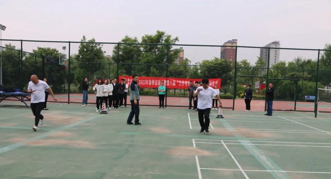 640 (16)
